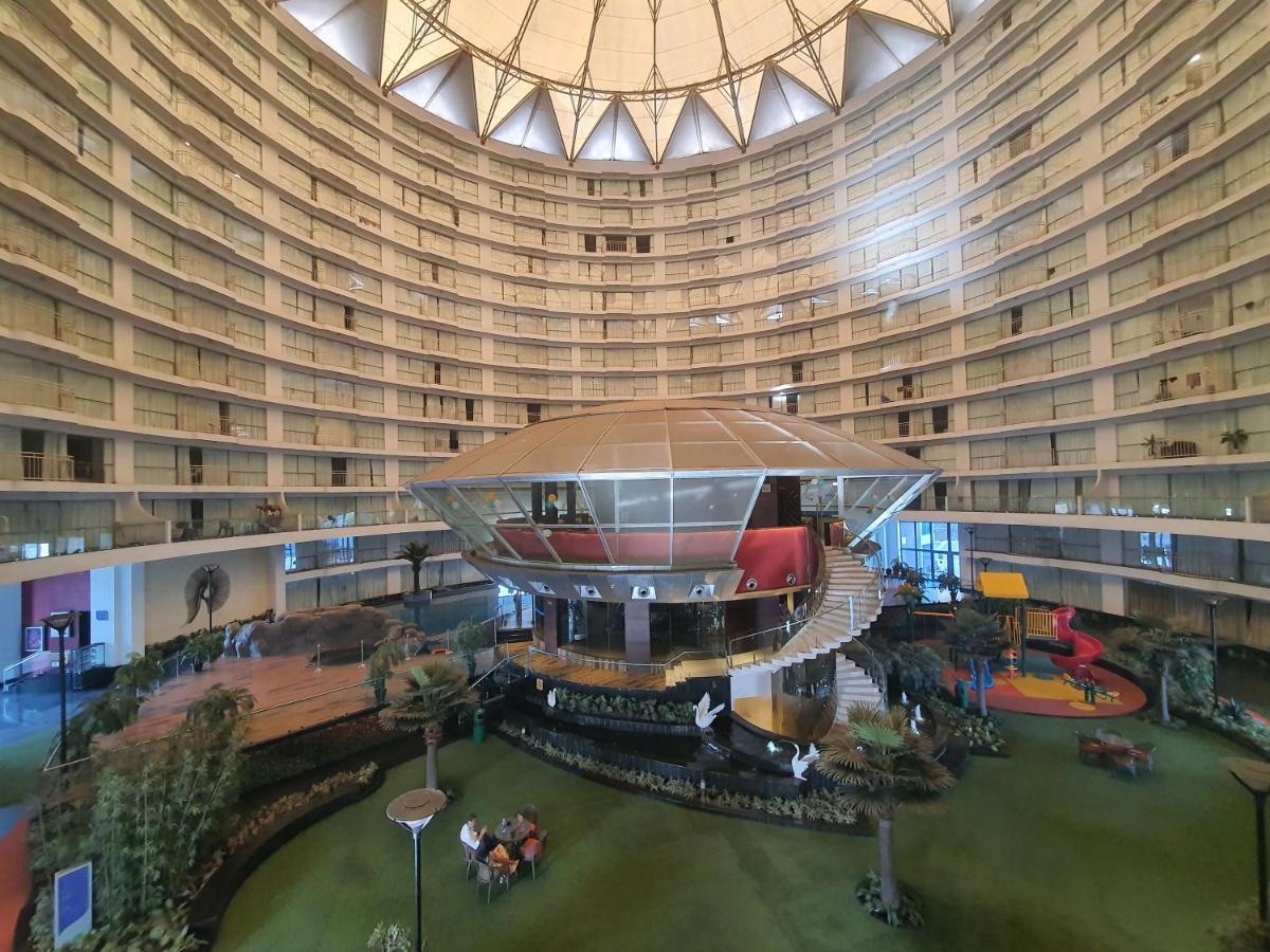 P C Homes At Belliza Near Airport Surat Luaran gambar